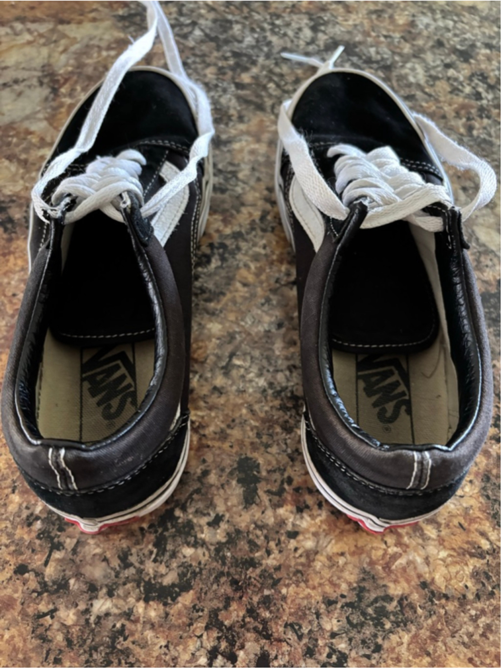 Vans Old Skool Black White Men’s 6.5 Women’s 8 Classic Skate Shoes - Picture 4 of 9